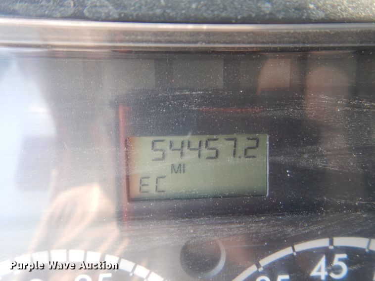 image for item JG9148 2003 Freightliner FL70  dump truck