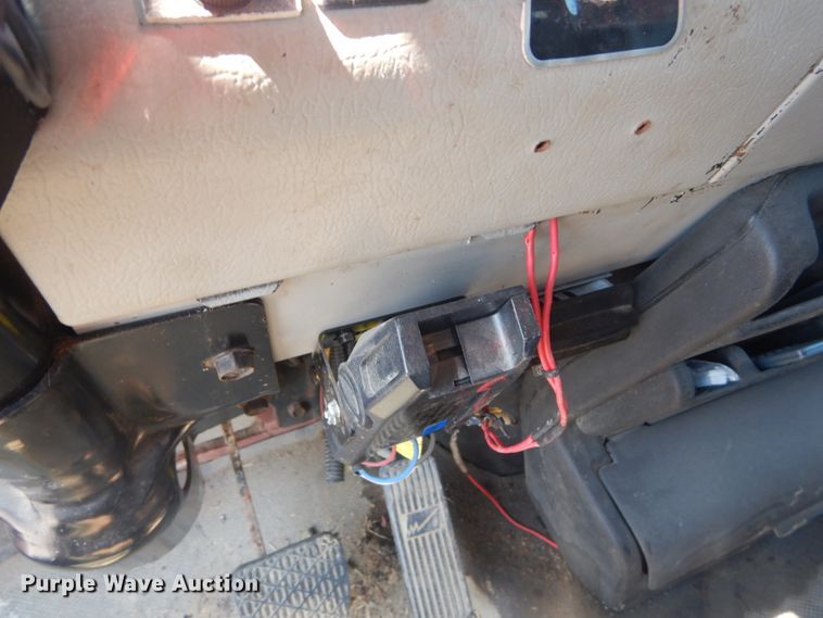 image for item JG9148 2003 Freightliner FL70  dump truck