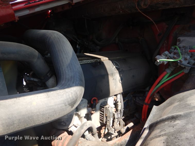 image for item JG9148 2003 Freightliner FL70  dump truck