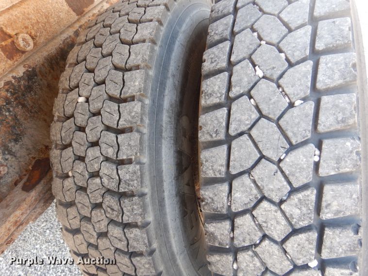 image for item JG9148 2003 Freightliner FL70  dump truck