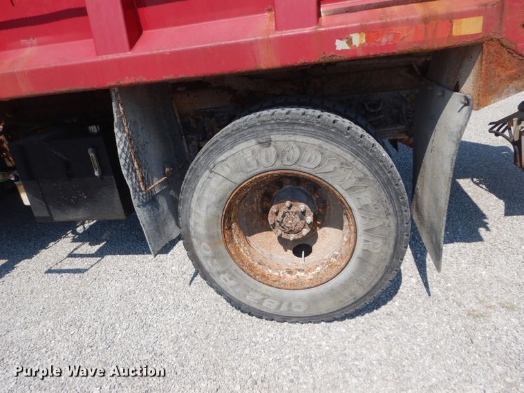 image for item JG9148 2003 Freightliner FL70  dump truck