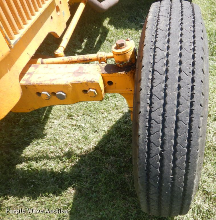 image for item JG9172 1986 John Deere 2150  tractor