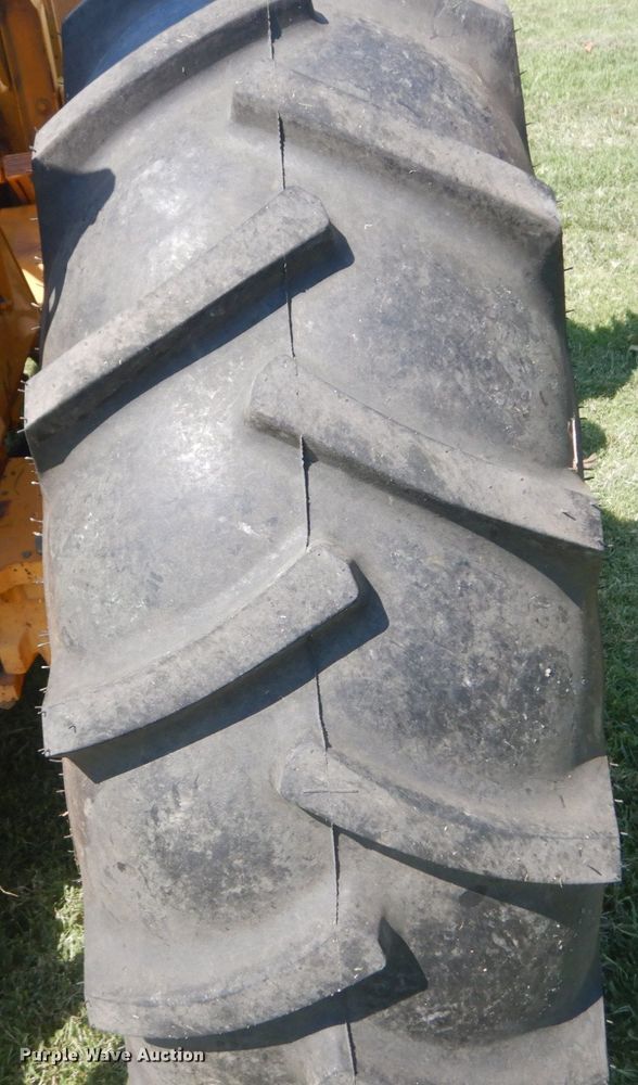 image for item JG9172 1986 John Deere 2150  tractor