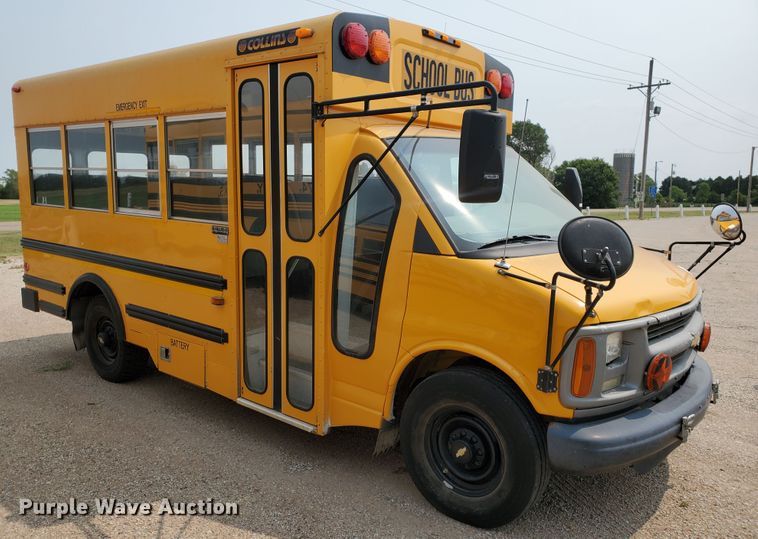 image for item JM9702 2001 Chevrolet Express 3500 Cargo  school bus