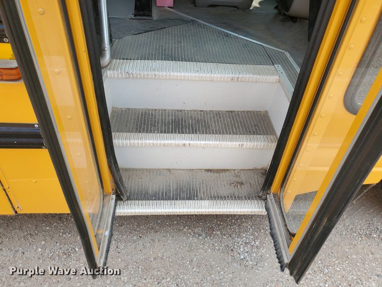 image for item JM9702 2001 Chevrolet Express 3500 Cargo  school bus