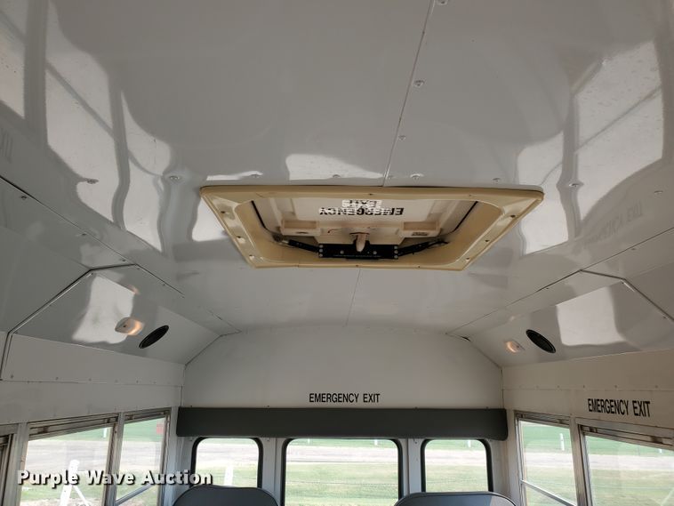 image for item JM9702 2001 Chevrolet Express 3500 Cargo  school bus