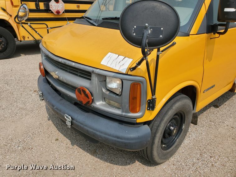 image for item JM9702 2001 Chevrolet Express 3500 Cargo  school bus