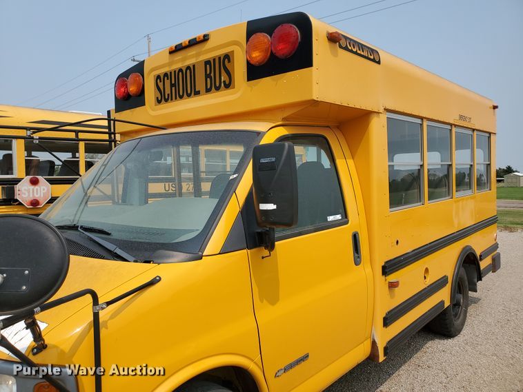 image for item JM9702 2001 Chevrolet Express 3500 Cargo  school bus