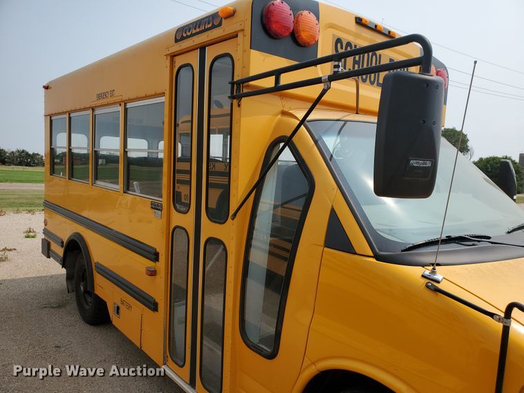 image for item JM9702 2001 Chevrolet Express 3500 Cargo  school bus