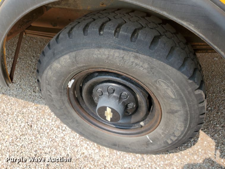 image for item JM9702 2001 Chevrolet Express 3500 Cargo  school bus