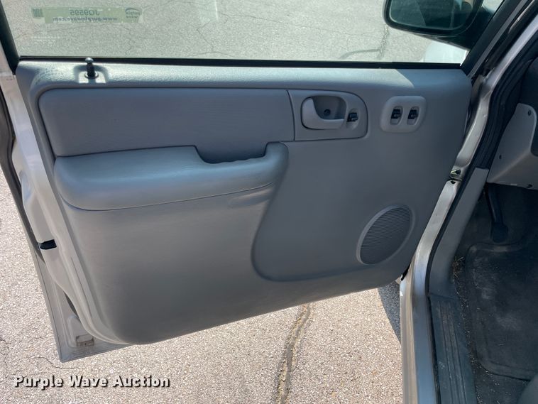 image for item JQ9595 2006 Dodge Grand Caravan  van