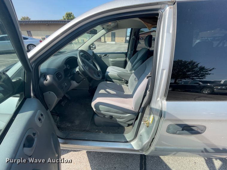 image for item JQ9595 2006 Dodge Grand Caravan  van