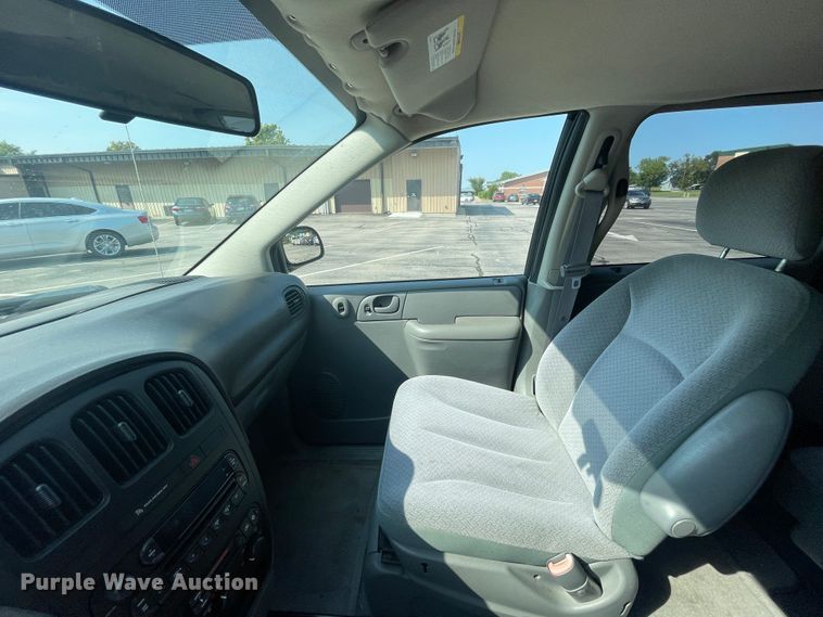 image for item JQ9595 2006 Dodge Grand Caravan  van