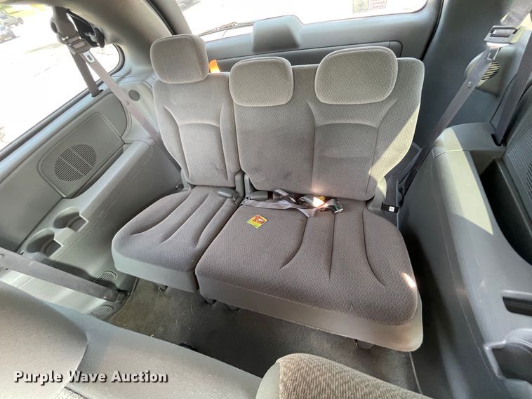 image for item JQ9595 2006 Dodge Grand Caravan  van