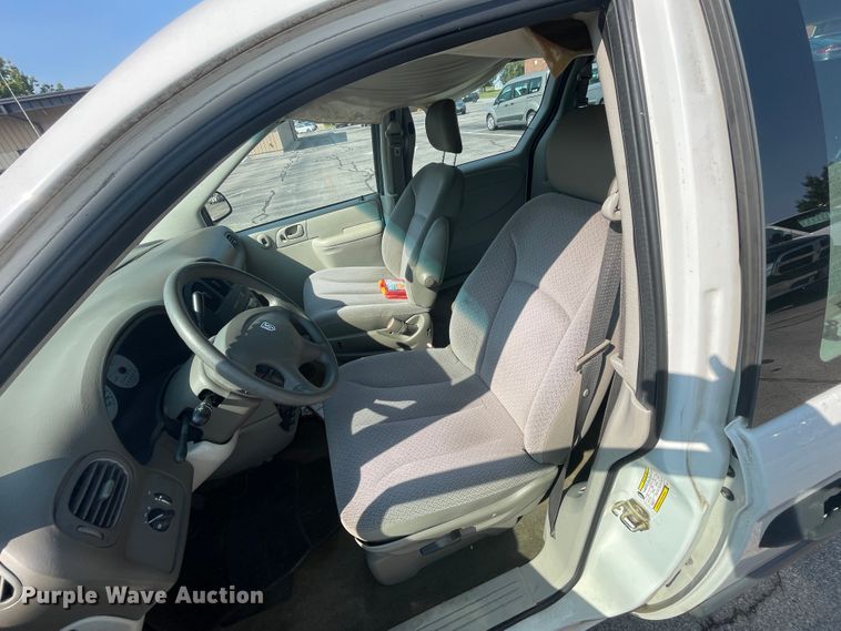 image for item JQ9596 2006 Dodge Caravan  van