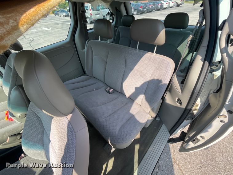 image for item JQ9596 2006 Dodge Caravan  van