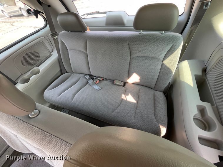 image for item JQ9596 2006 Dodge Caravan  van