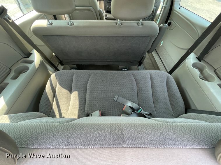 image for item JQ9596 2006 Dodge Caravan  van