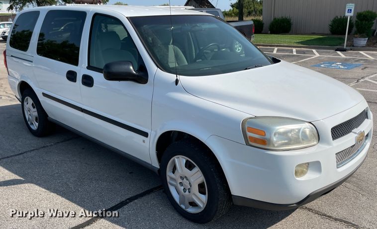 image for item JQ9598 2007 Chevrolet Uplander  van