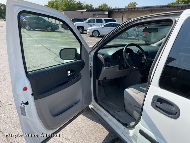 image for item JQ9598 2007 Chevrolet Uplander  van