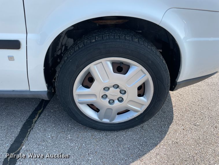 image for item JQ9598 2007 Chevrolet Uplander  van