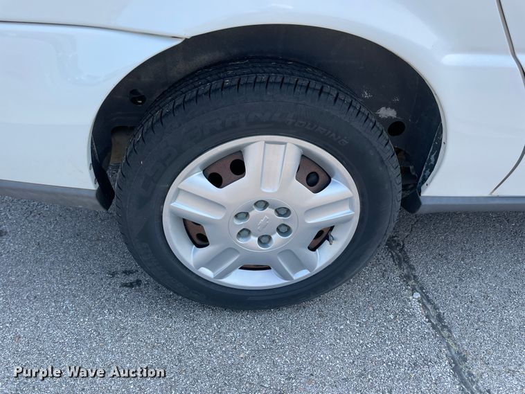 image for item JQ9598 2007 Chevrolet Uplander  van