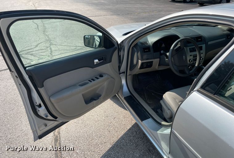 image for item JQ9599 2011 Ford Fusion S