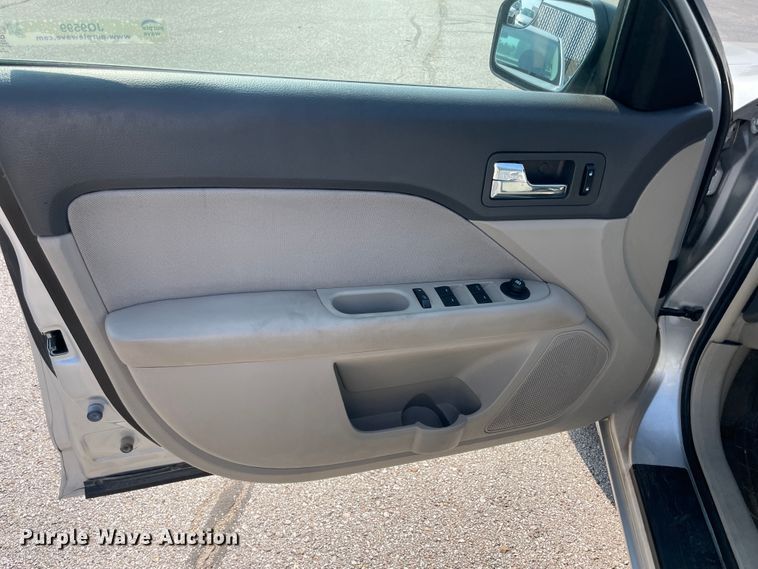 image for item JQ9599 2011 Ford Fusion S