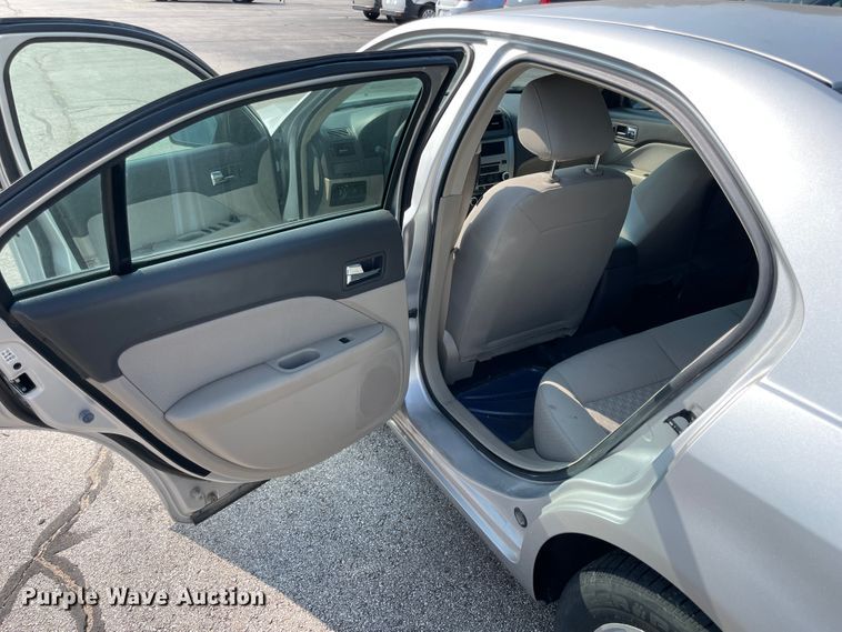 image for item JQ9599 2011 Ford Fusion S