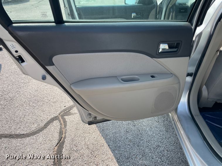 image for item JQ9599 2011 Ford Fusion S