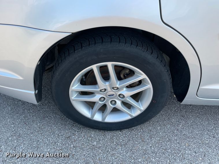 image for item JQ9599 2011 Ford Fusion S