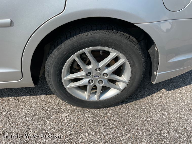 image for item JQ9599 2011 Ford Fusion S