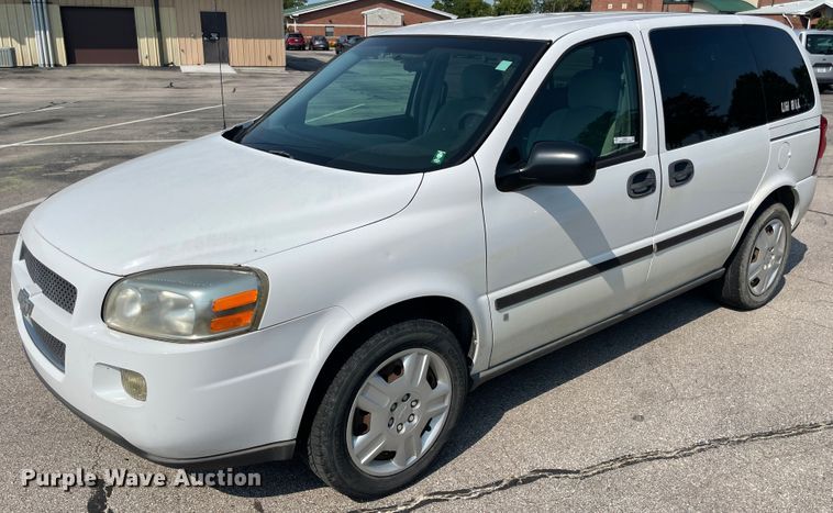 image for item JQ9601 2008 Chevrolet Uplander  van