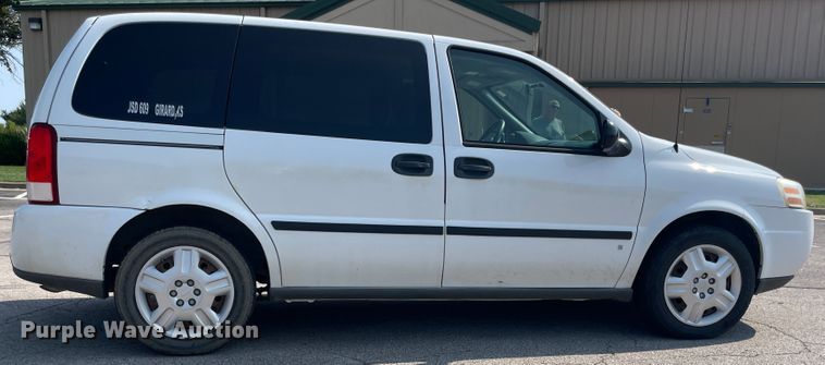 image for item JQ9601 2008 Chevrolet Uplander  van