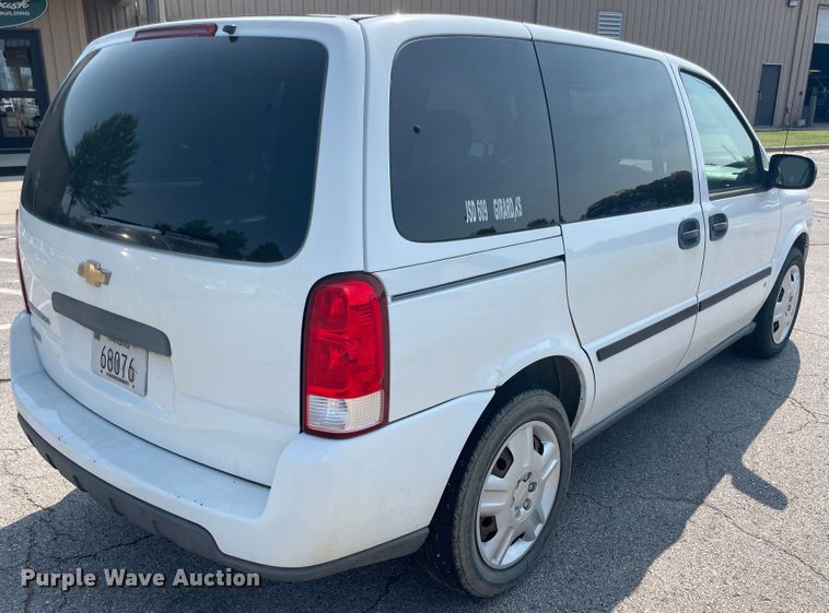 image for item JQ9601 2008 Chevrolet Uplander  van