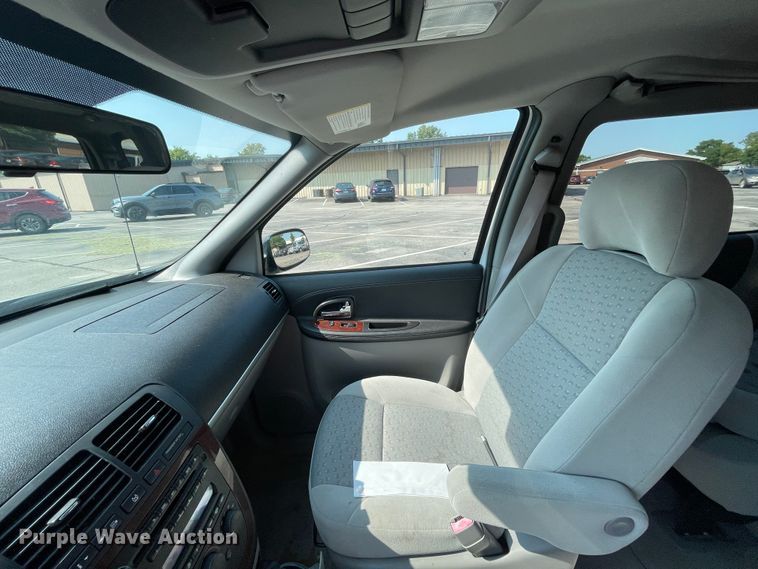 image for item JQ9601 2008 Chevrolet Uplander  van