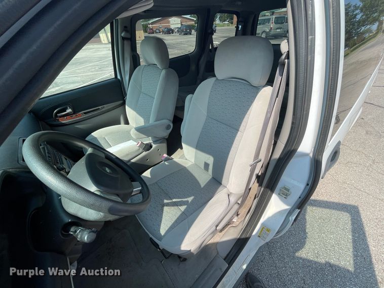 image for item JQ9601 2008 Chevrolet Uplander  van