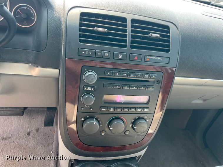 image for item JQ9601 2008 Chevrolet Uplander  van