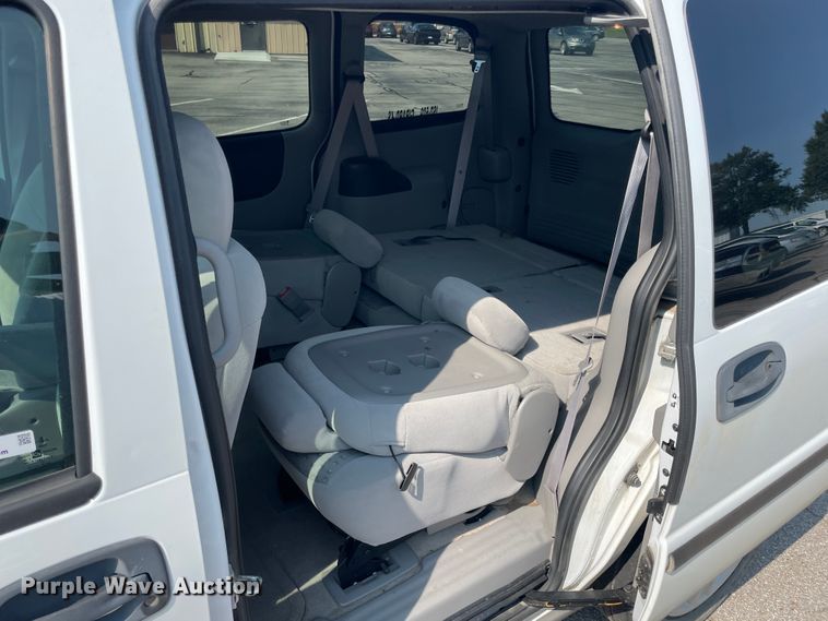 image for item JQ9601 2008 Chevrolet Uplander  van