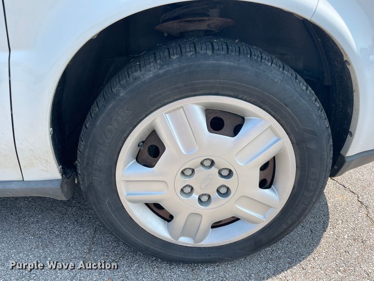 image for item JQ9601 2008 Chevrolet Uplander  van