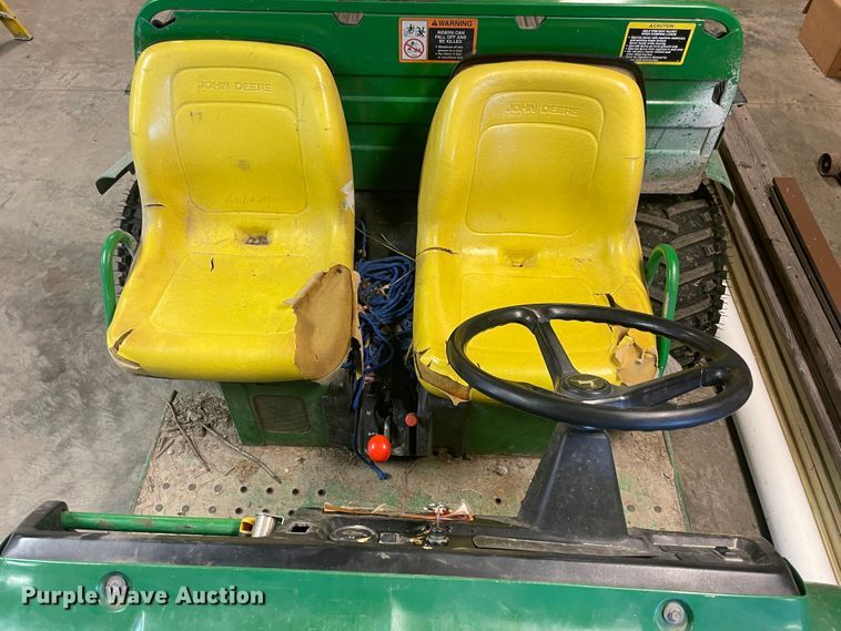 image for item JQ9602 1998 John Deere Gator  utility vehicle