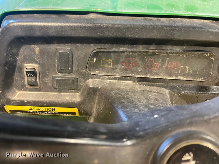 image for item JQ9602 1998 John Deere Gator  utility vehicle