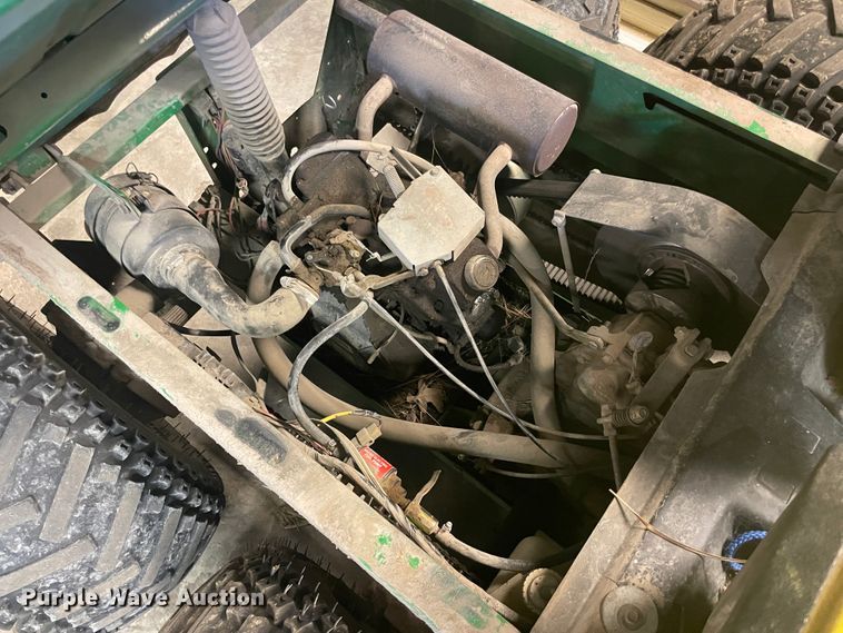 image for item JQ9602 1998 John Deere Gator  utility vehicle