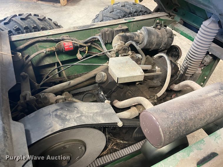 image for item JQ9602 1998 John Deere Gator  utility vehicle