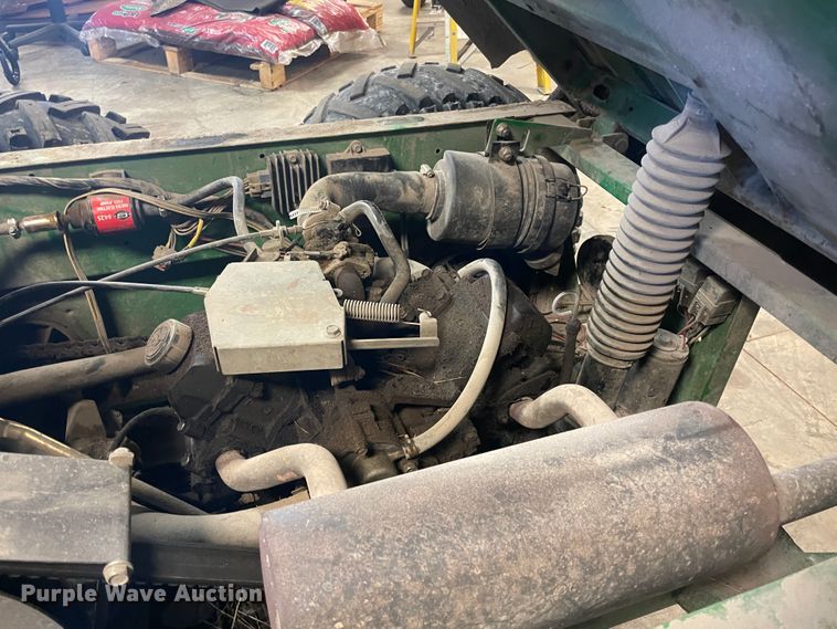 image for item JQ9602 1998 John Deere Gator  utility vehicle