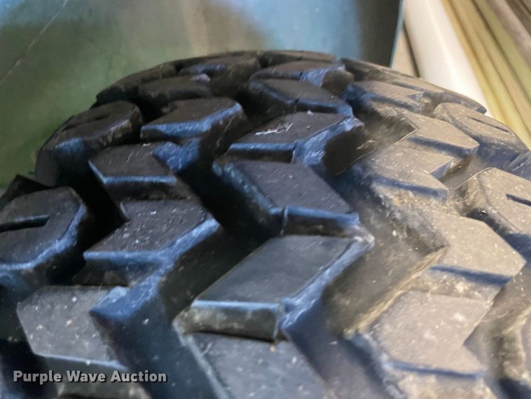 image for item JQ9602 1998 John Deere Gator  utility vehicle