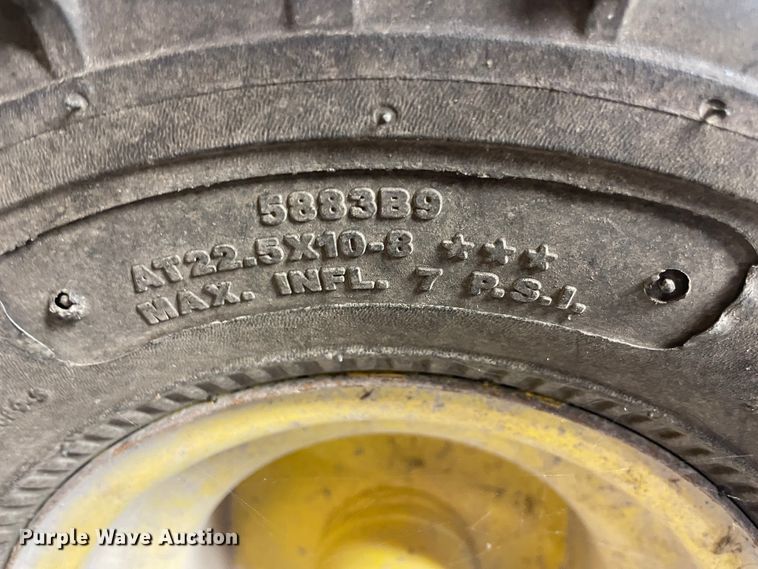 image for item JQ9602 1998 John Deere Gator  utility vehicle