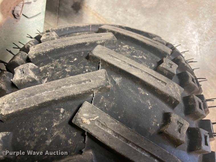 image for item JQ9602 1998 John Deere Gator  utility vehicle