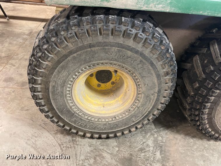 image for item JQ9602 1998 John Deere Gator  utility vehicle