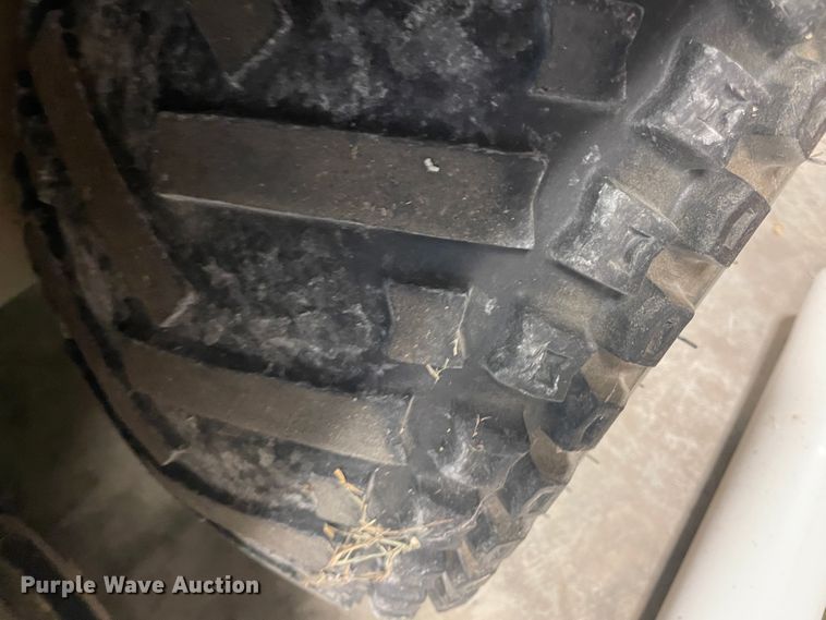 image for item JQ9602 1998 John Deere Gator  utility vehicle